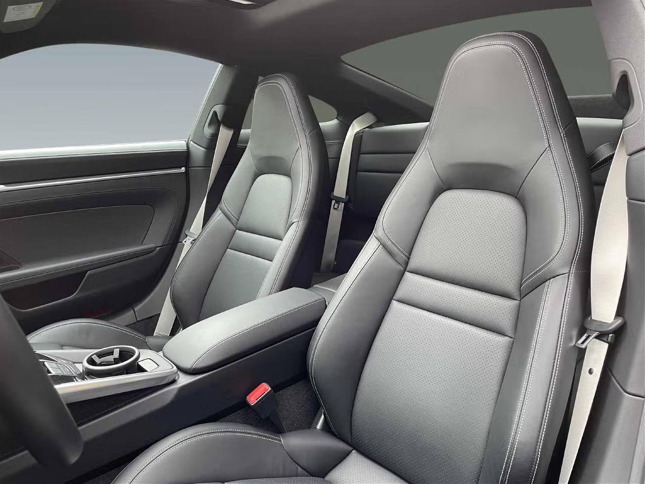 PORSCHE 992 CARRERA 4S PDK COUPE – Image 10